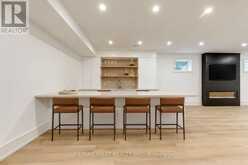 3 AMBER CRESCENT | Toronto Ontario | Slide Image Forty