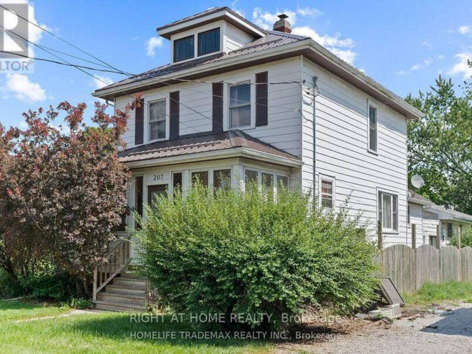 207-209 INSHES AVENUE, Chatham, Ontario N7M 2Z5