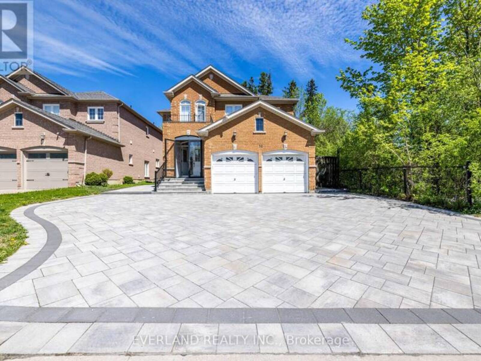 10 MEGARRY COURT, Richmond Hill, Ontario L4S 2S3