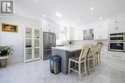 10 MEGARRY COURT | Richmond Hill Ontario | Slide Image Nine