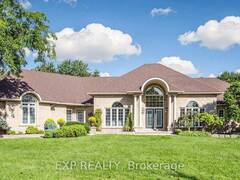 36 MAPLEHYRN AVENUE East Gwillimbury Ontario, L0G 1V0