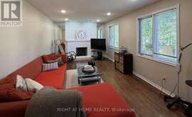 17 PICCADILLY ROAD | Richmond Hill Ontario | Slide Image Ten