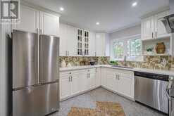 19 PENWICK CRESCENT | Richmond Hill Ontario | Slide Image Twelve