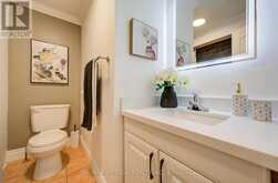 19 PENWICK CRESCENT | Richmond Hill Ontario | Slide Image Seventeen