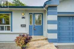 19 PENWICK CRESCENT | Richmond Hill Ontario | Slide Image Two