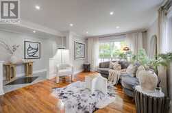 19 PENWICK CRESCENT | Richmond Hill Ontario | Slide Image Six