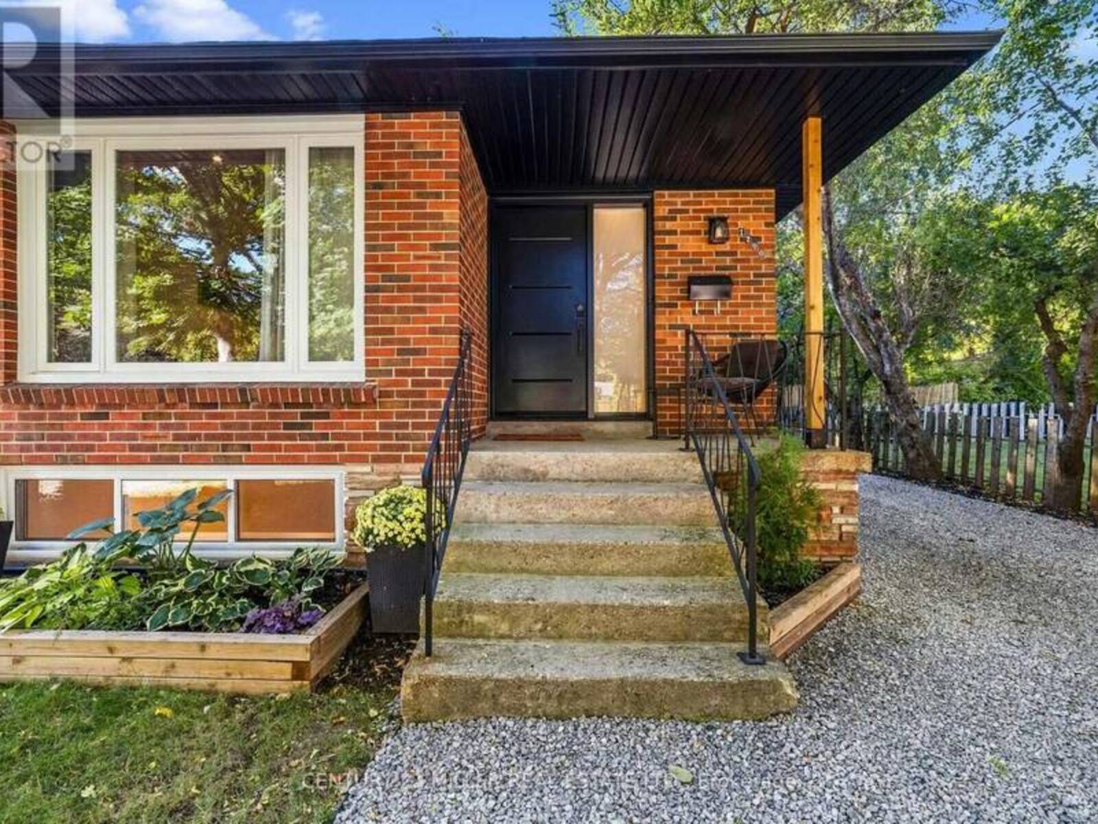 1200 INGLEDENE DRIVE, Oakville, Ontario L6H 2H9