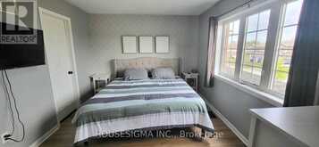 58 LOOKOUT STREET | Angus Ontario | Slide Image Twelve