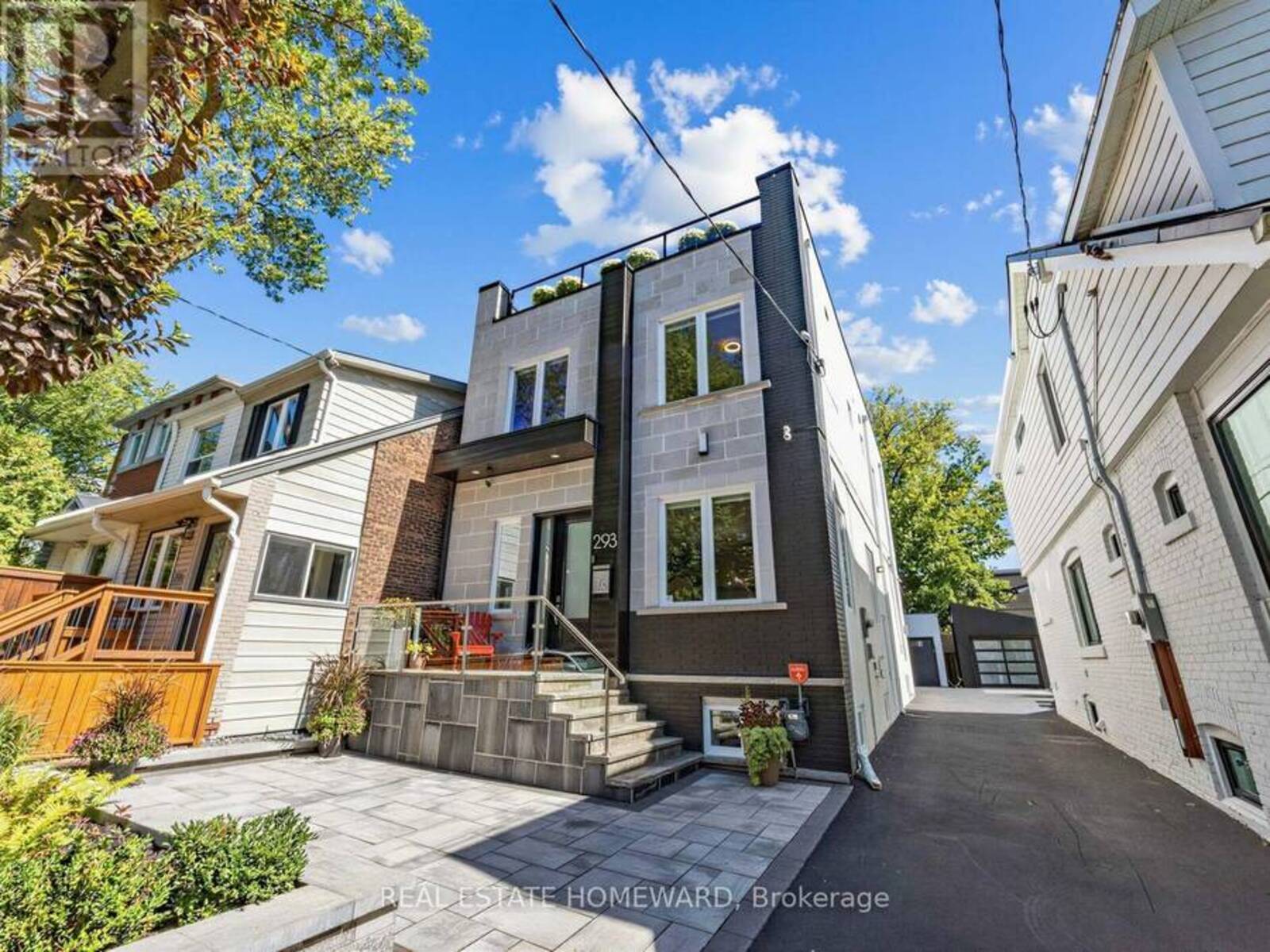 293 RHODES AVENUE, Toronto, Ontario M4L 3A4