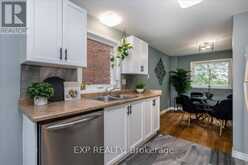 64 FERGUSON DRIVE | Barrie Ontario | Slide Image Nine