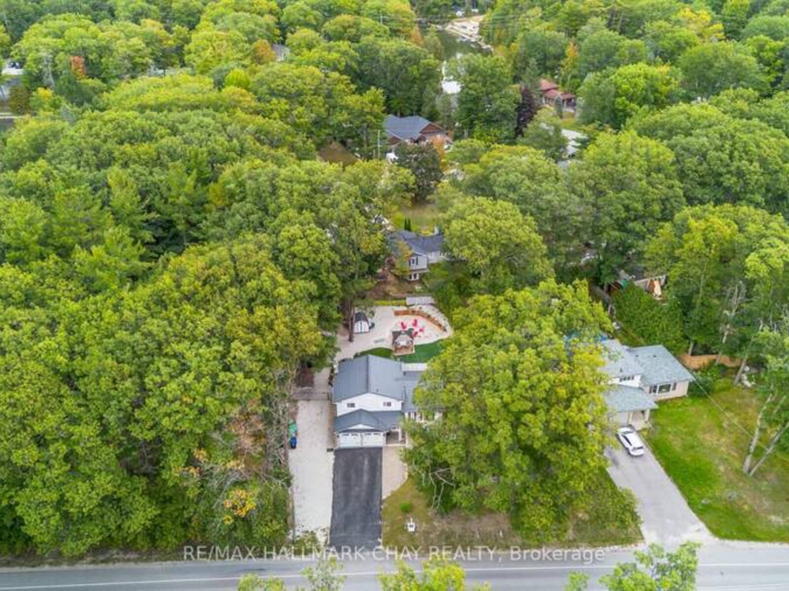 275 SUNNIDALE ROAD, Wasaga Beach, Ontario L9Z 2T4