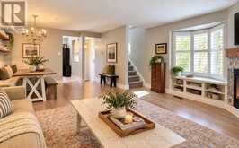 27 NORMANDY PLACE | Oakville Ontario | Slide Image Six