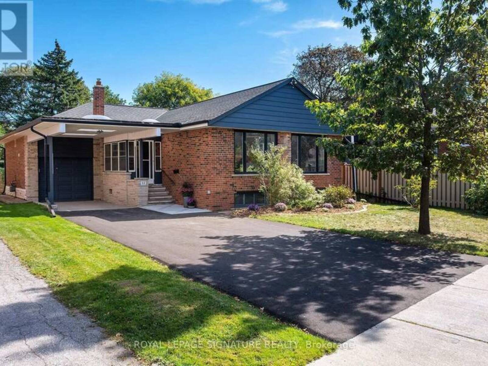 11 KOOS ROAD, Toronto, Ontario M9C 1W4