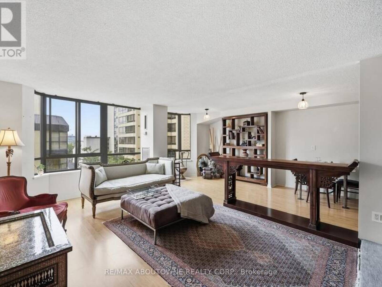 1003 - 280 SIMCOE STREET, Toronto, Ontario M5T 2Y5