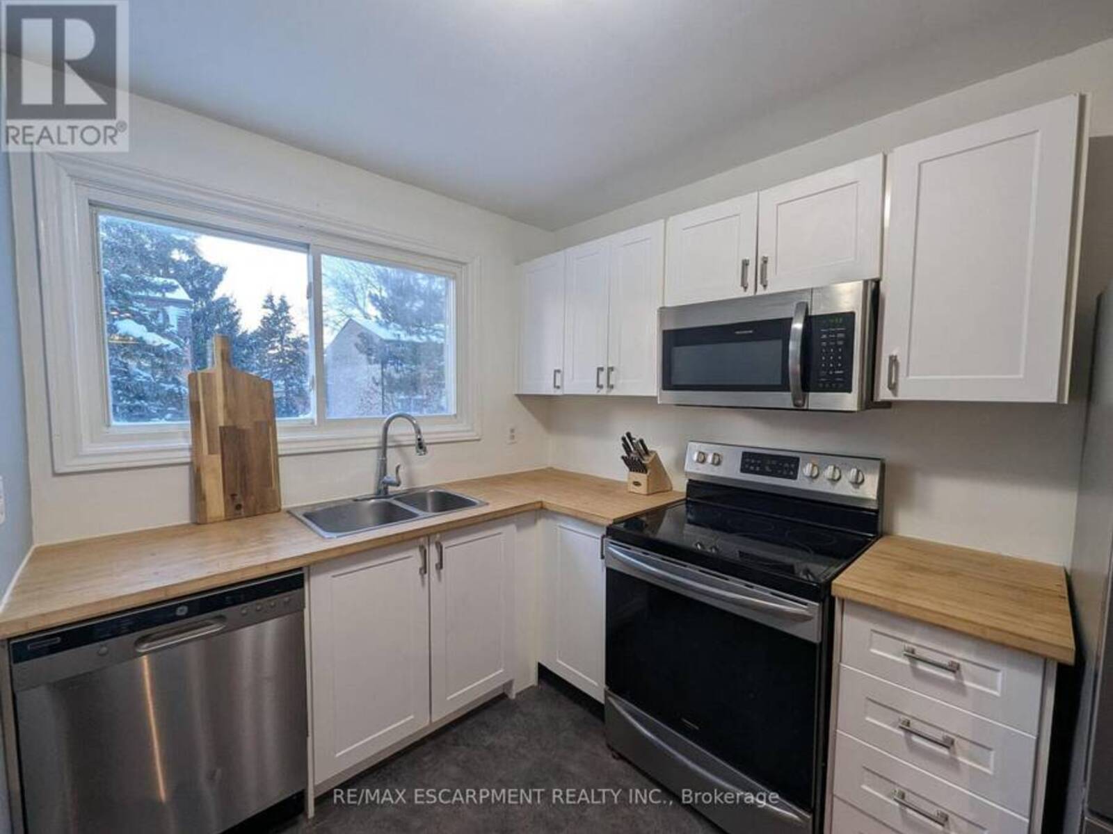 32 - 1440 GARTH STREET, Hamilton, Ontario L9B 1R6