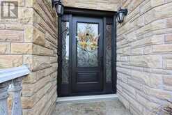 53 AISHFORD ROAD | Bradford West Gwillimbury Ontario | Slide Image Three