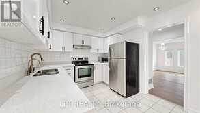 81 SHADY PINE CIRCLE | Brampton Ontario | Slide Image Twelve