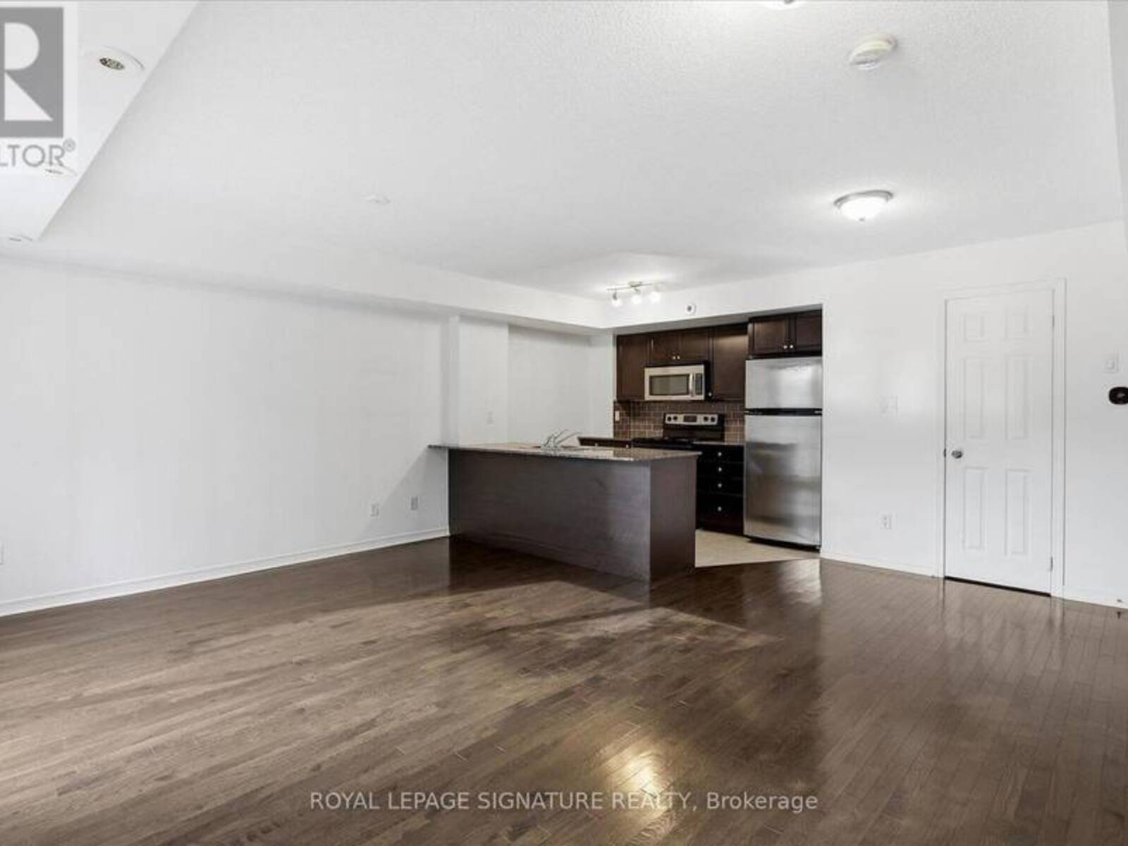 TH135 - 5 ELSIE LANE, Toronto, Ontario M6P 3N3