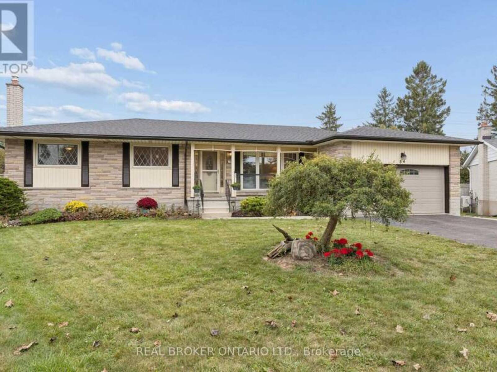 54 HAMPTON PLACE, Kitchener, Ontario N2B 2S3