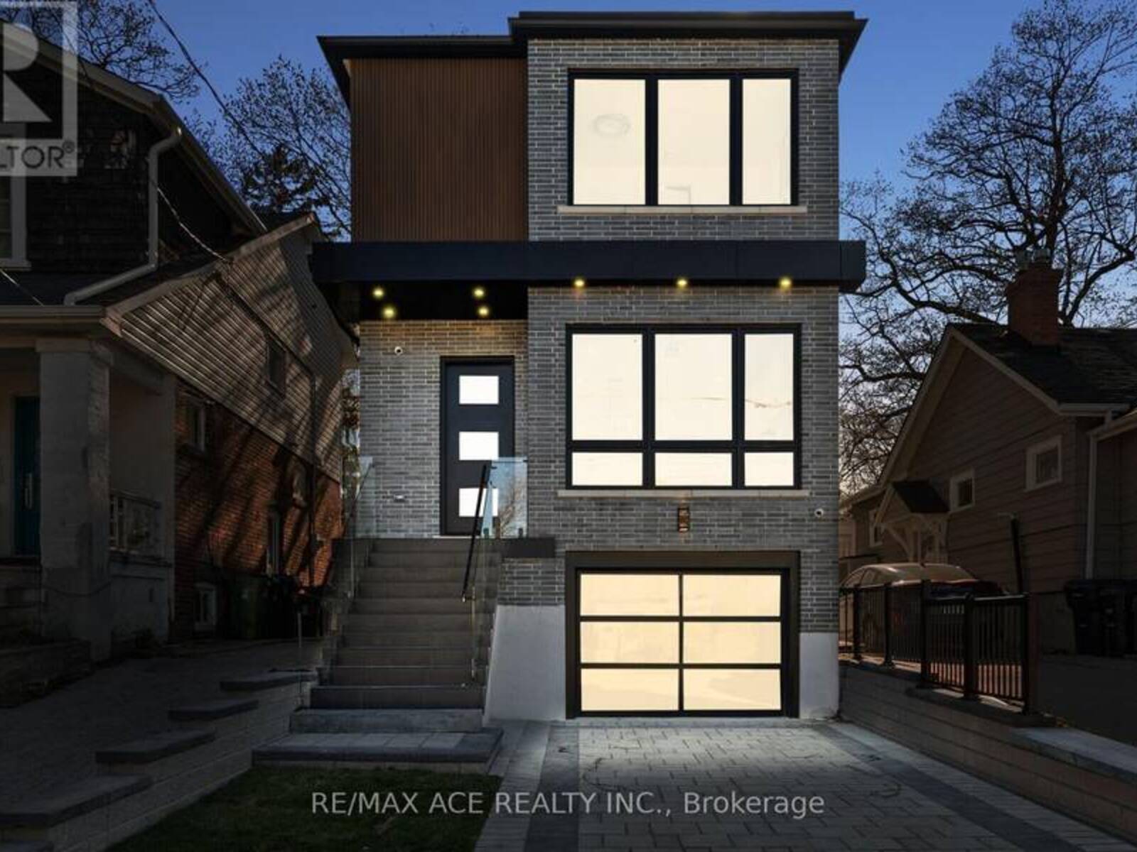 122 WARDEN AVENUE, Toronto, Ontario M1N 2Z4