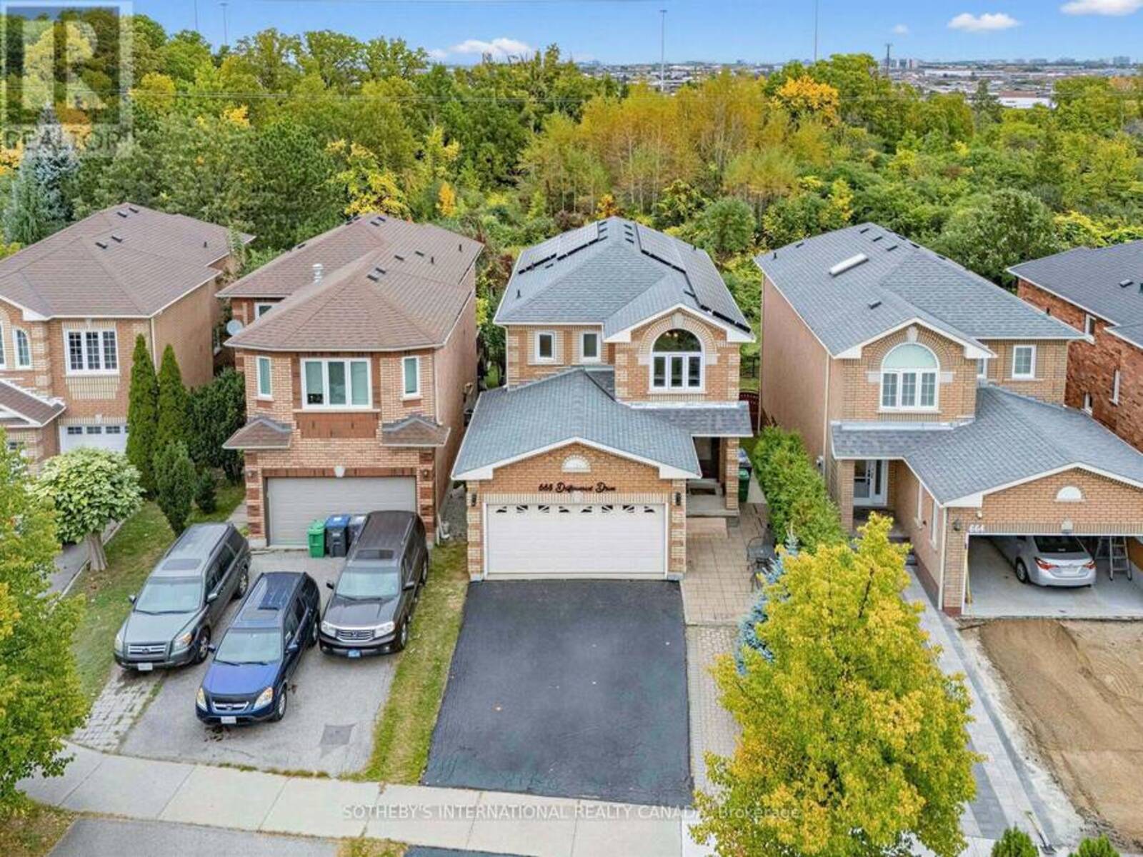 668 DRIFTCURRENT ROAD, Mississauga, Ontario L4Z 3Z4