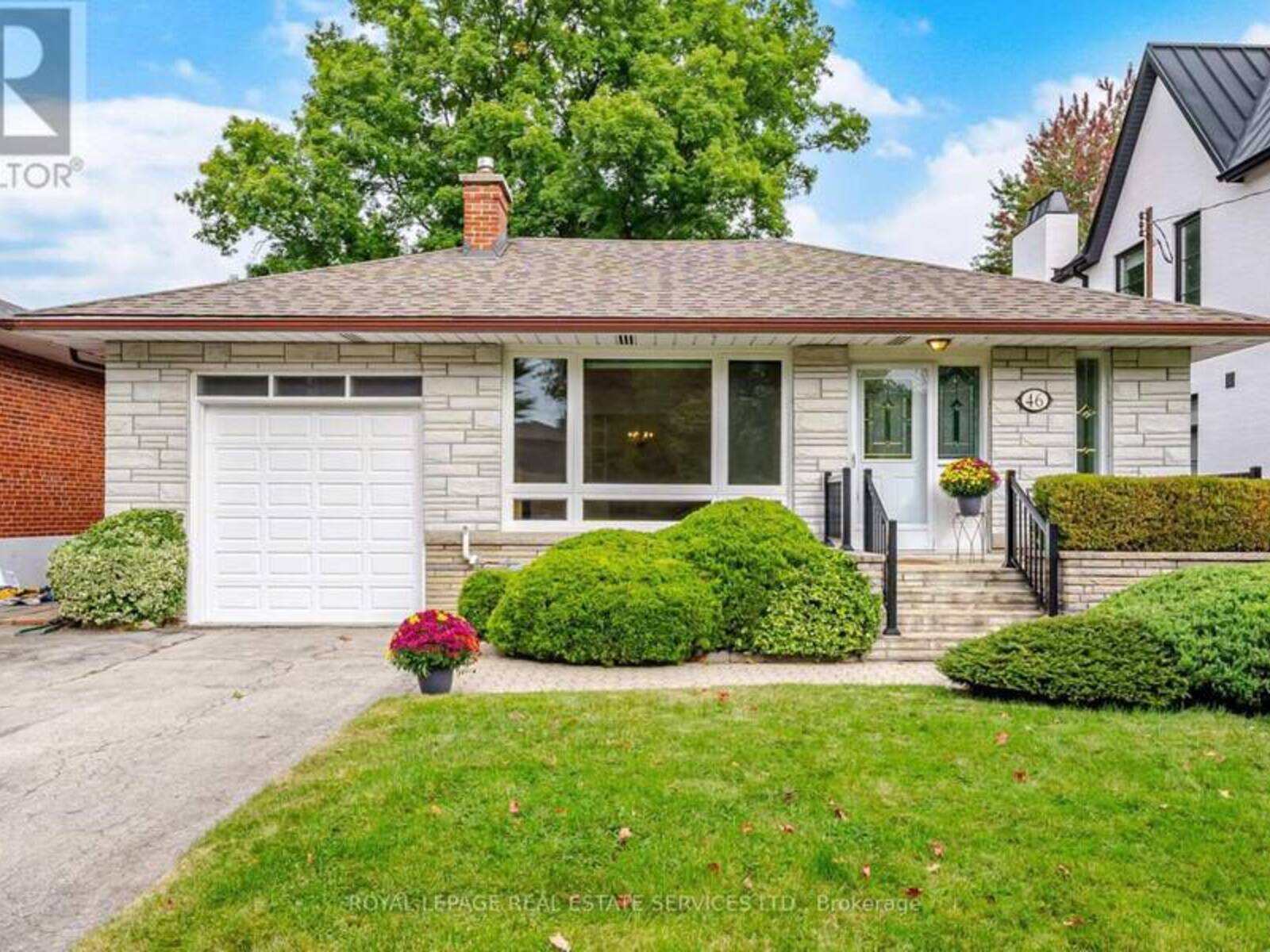 46 CARDIGAN ROAD, Toronto, Ontario M8Z 2W2