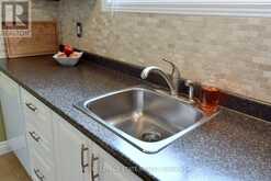 18 CLAUDETTE GATE | Hamilton Ontario | Slide Image Twelve
