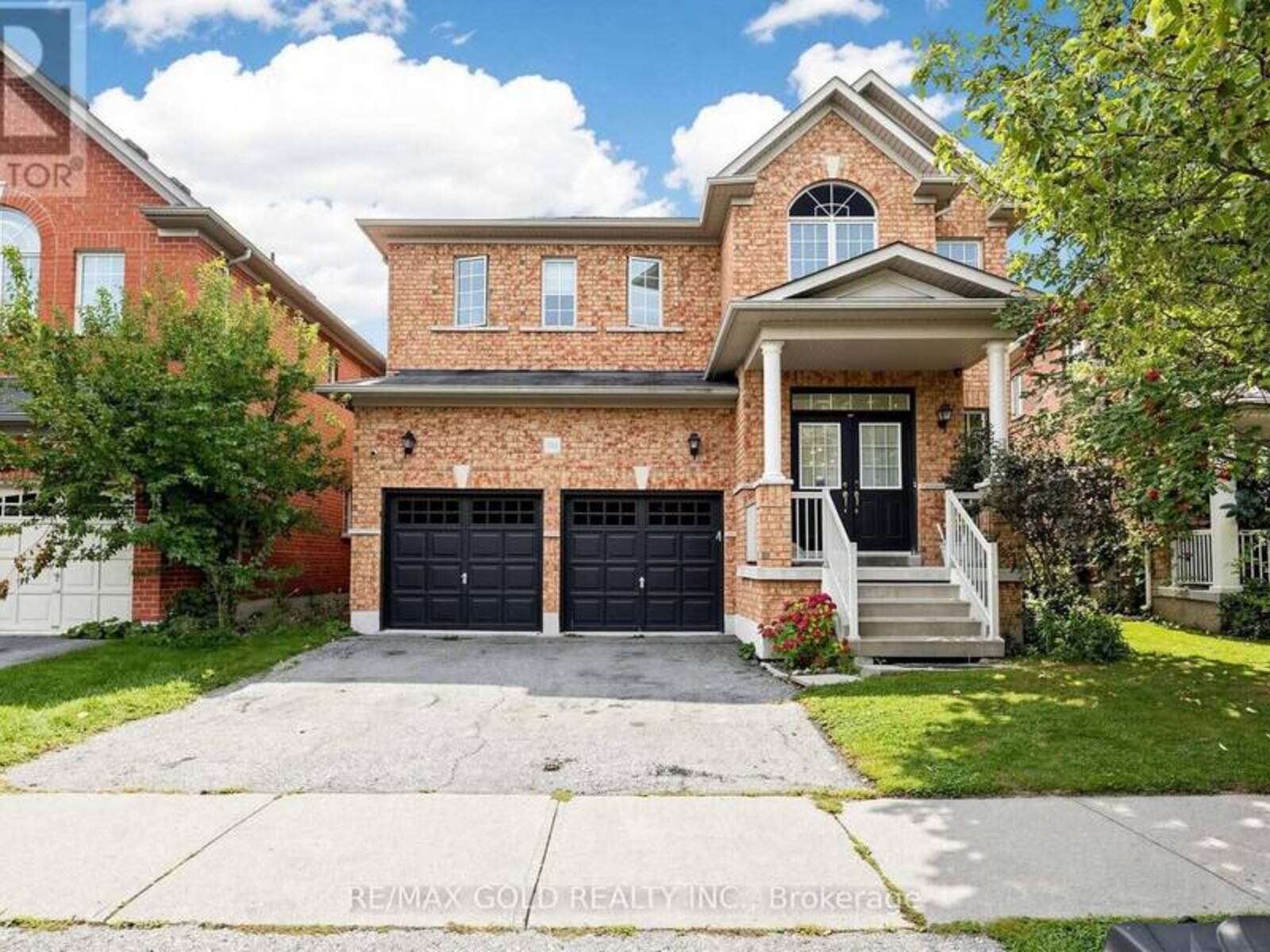 284 HOLMES CRESCENT, Milton, Ontario L9T 0R2