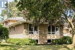 14 WOODSIDE DRIVE | Hamilton Ontario | Slide Image Four