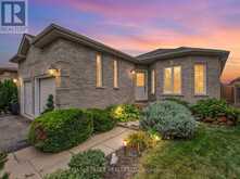 27 MAX AVENUE | Barrie Ontario | Slide Image One