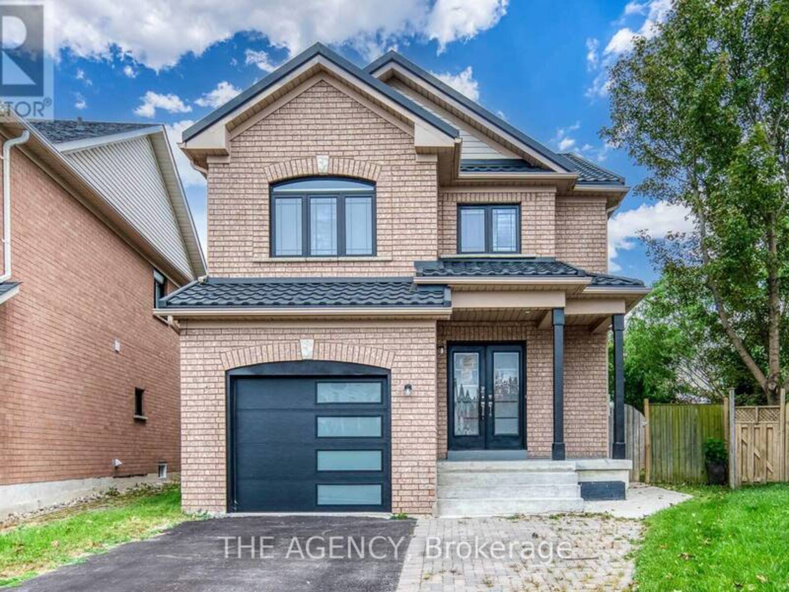 45 PALOMINO PLACE, Whitby, Ontario L1R 2V5