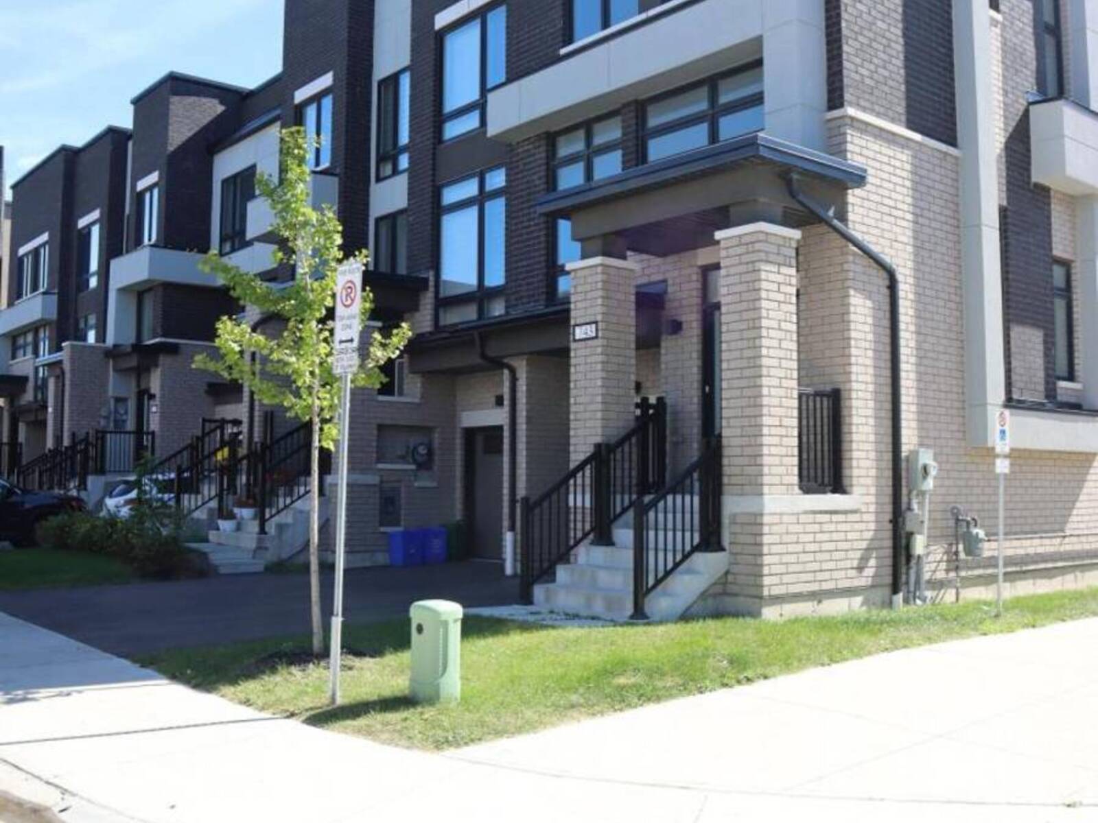 743 STANSTEAD PATH, Oshawa, Ontario L1K 3G4