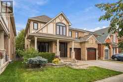 22 LITTLE ROUGE CIRCLE | Whitchurch-Stouffville Ontario | Slide Image Two