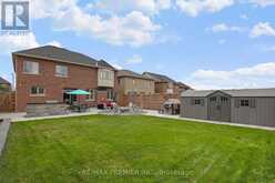 28 SAMUEL CRESCENT | Barrie Ontario | Slide Image Five