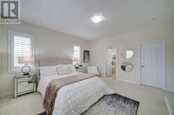 382 BEGONIA GARDENS | Oakville Ontario | Slide Image Seventeen