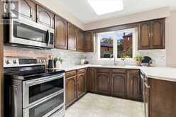 1309 MONMOUTH DRIVE | Burlington Ontario | Slide Image Ten
