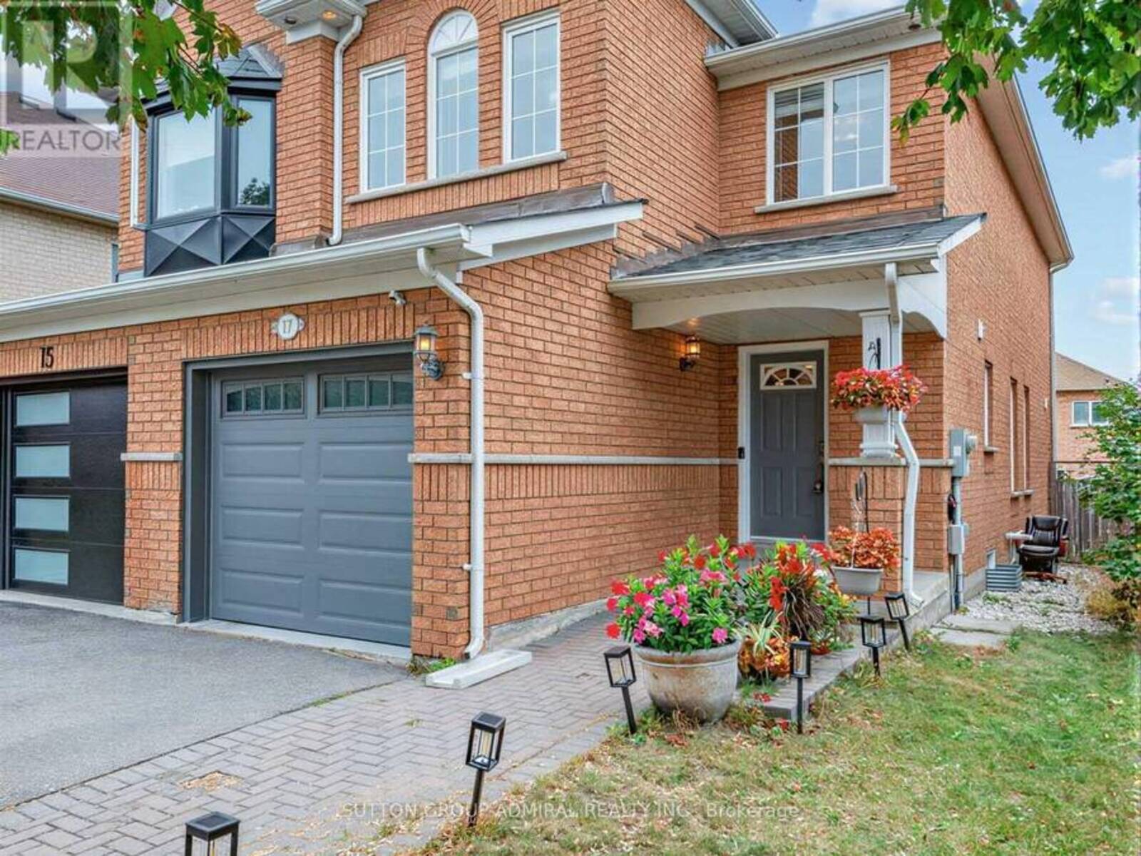 17 ROYAL APPIAN CRESCENT, Vaughan, Ontario L4K 5K9