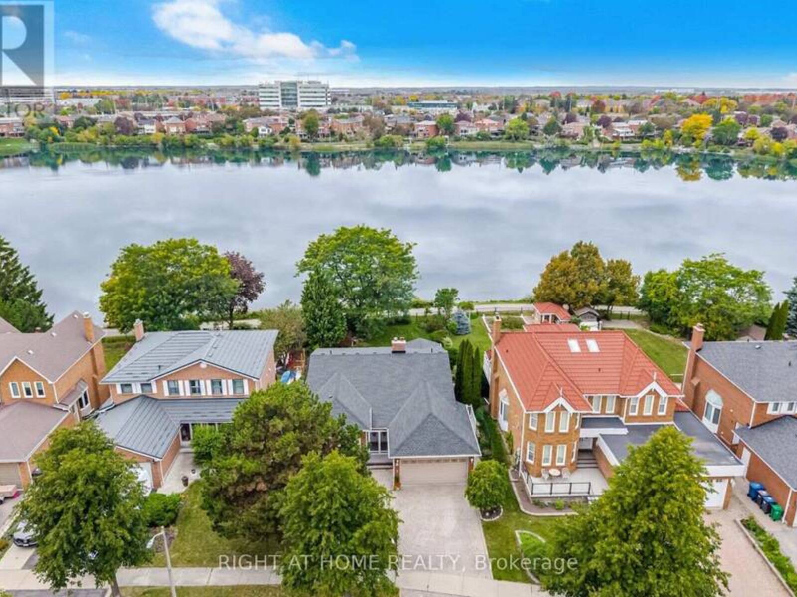 10 PICCOLO WOOD, Brampton, Ontario L6S 5C4