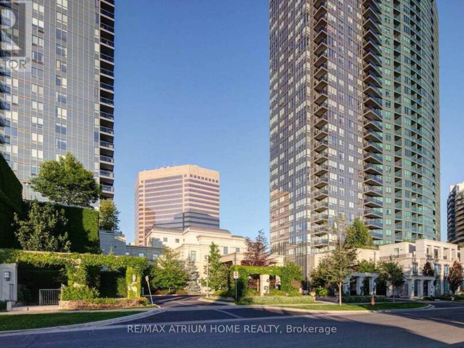 2320 - 25 GREENVIEW AVENUE, Toronto, Ontario M2M 1R2