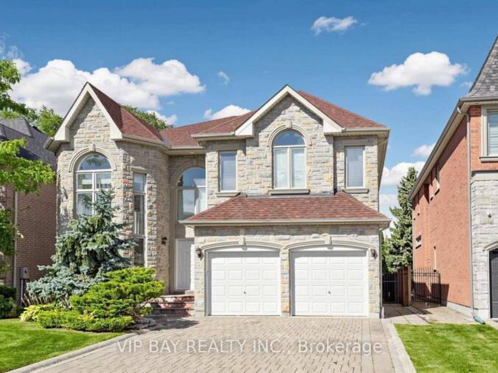 12 MACKAY DRIVE, Richmond Hill, Ontario L4C 6P1