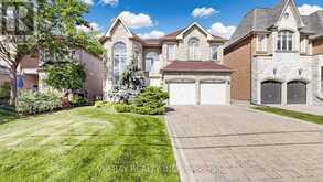 12 MACKAY DRIVE | Richmond Hill Ontario | Slide Image Three