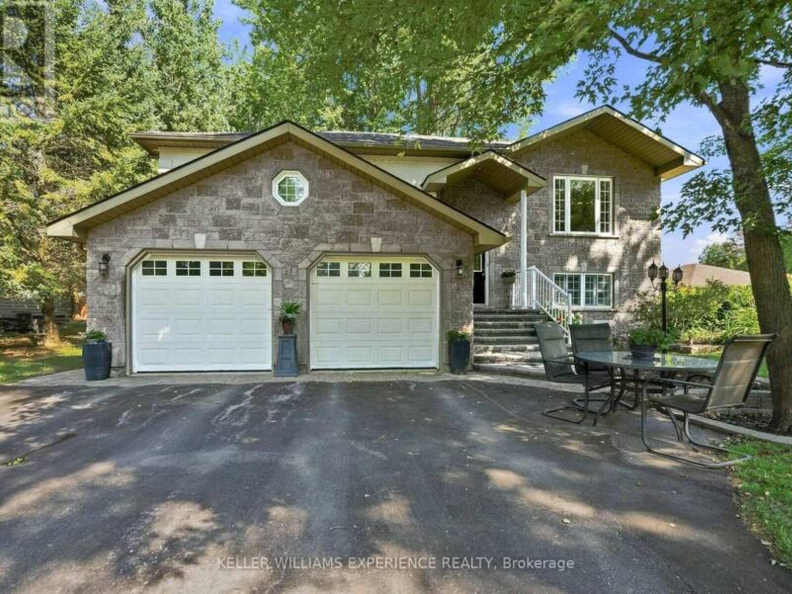 2438 AMIGO DRIVE, Severn, Ontario L3V 0T9