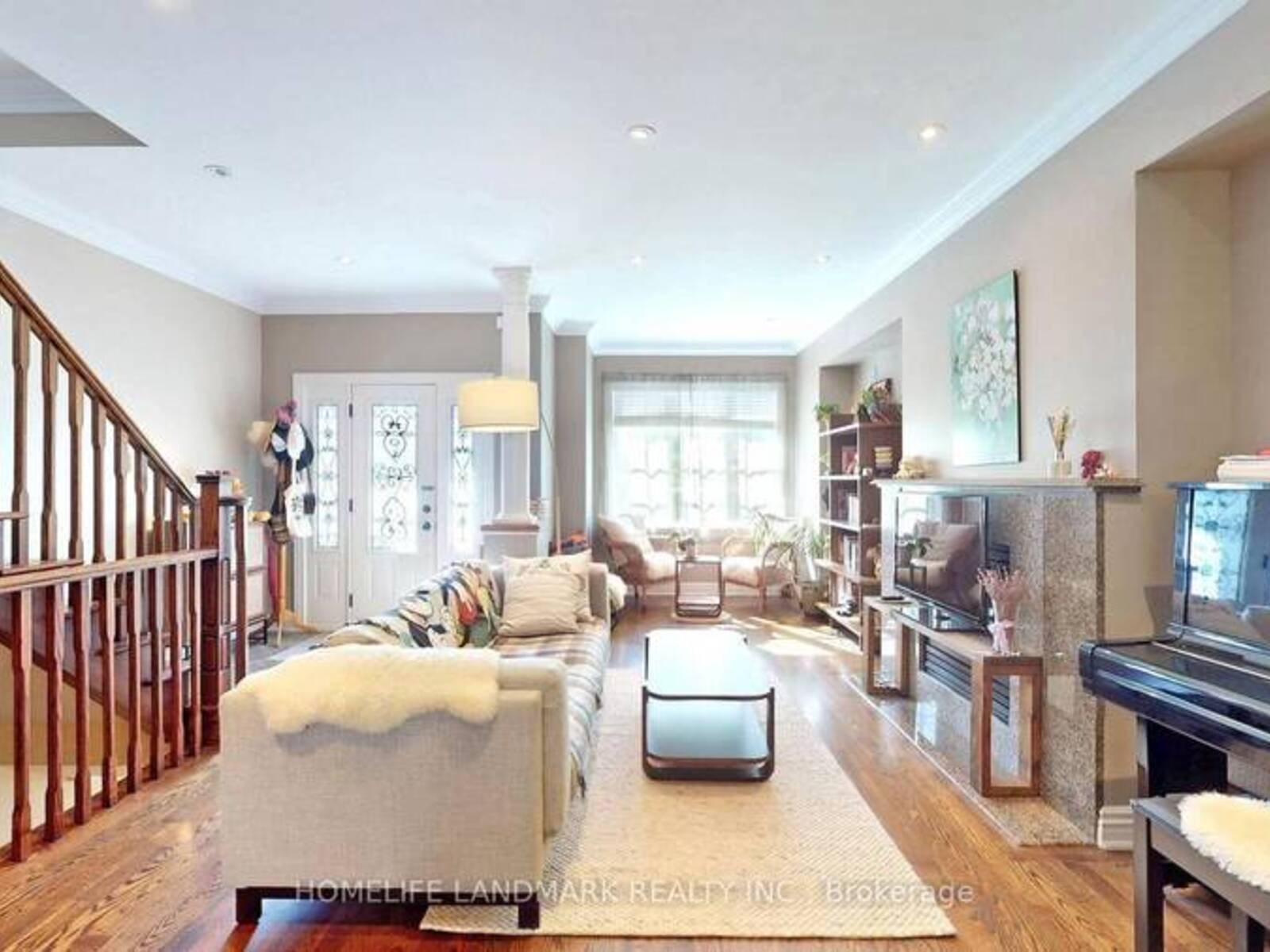 357 BARTLETT AVENUE N, Toronto, Ontario M6H 3G8
