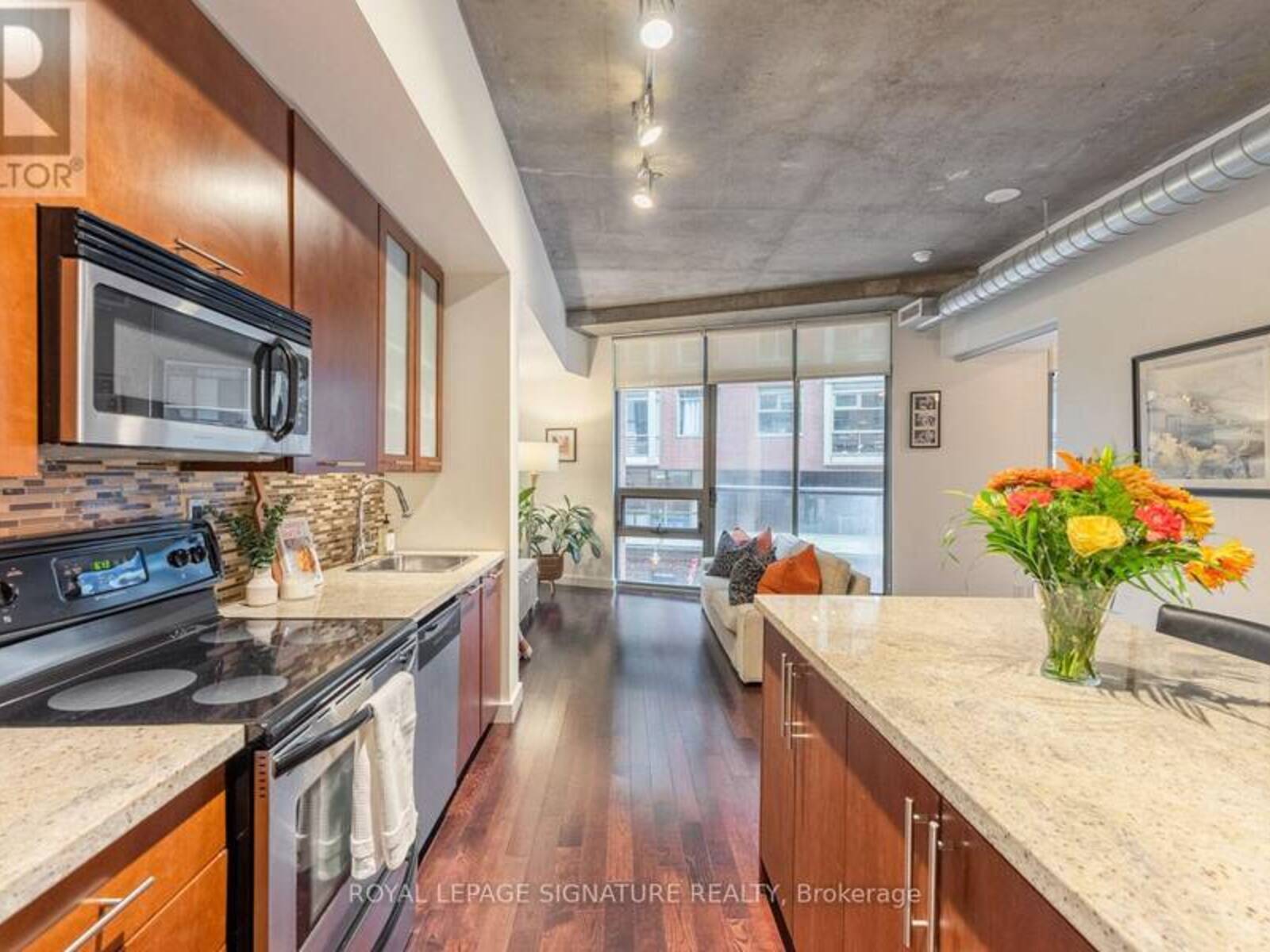 210 - 33 MILL STREET, Toronto, Ontario M5A 3R3