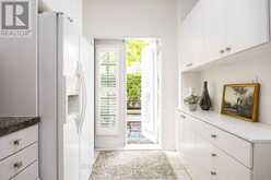 TH 9 - 1 BAXTER STREET | Toronto Ontario | Slide Image Nine