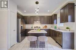 67 TANGO CRESCENT | Newmarket Ontario | Slide Image Seventeen