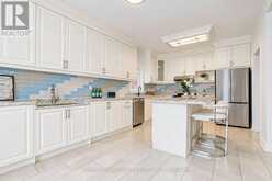 124 SHAFTSBURY AVENUE | Richmond Hill Ontario | Slide Image Nineteen