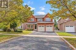 124 SHAFTSBURY AVENUE | Richmond Hill Ontario | Slide Image Three