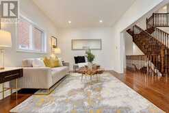 124 SHAFTSBURY AVENUE | Richmond Hill Ontario | Slide Image Nine
