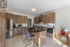 7 SUNDEW LANE | Richmond Hill Ontario | Slide Image Thirteen
